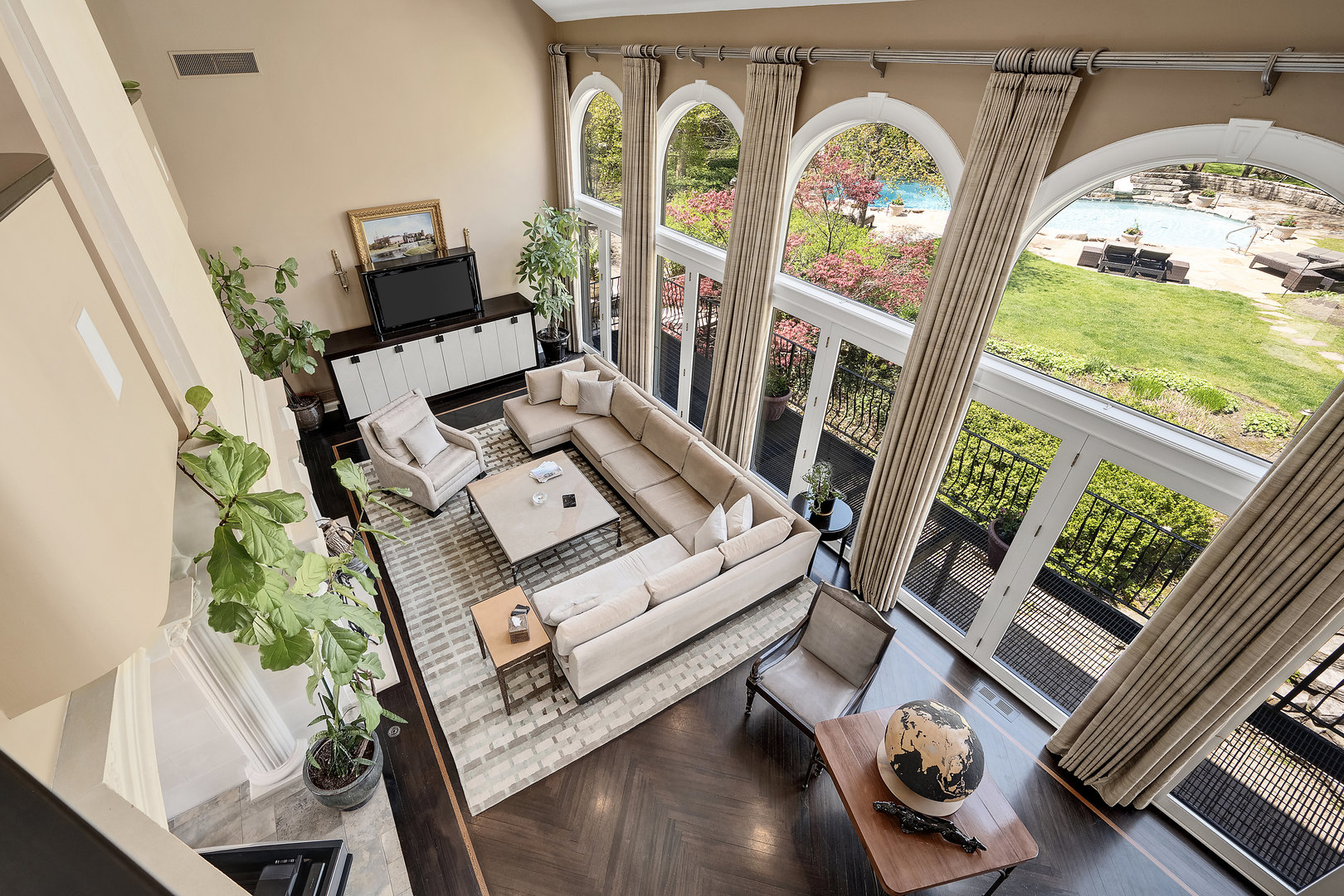 1890 Robinwood Lane, Riverwoods, IL 60015