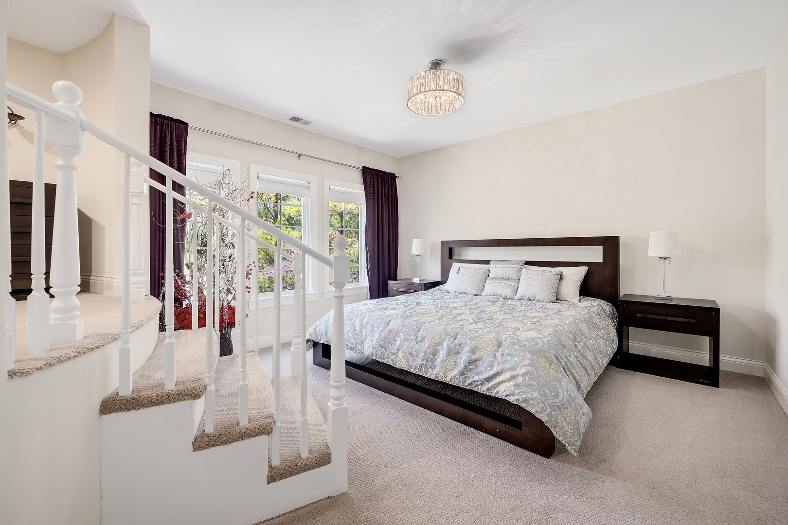 1890 Robinwood Lane, Riverwoods, IL 60015