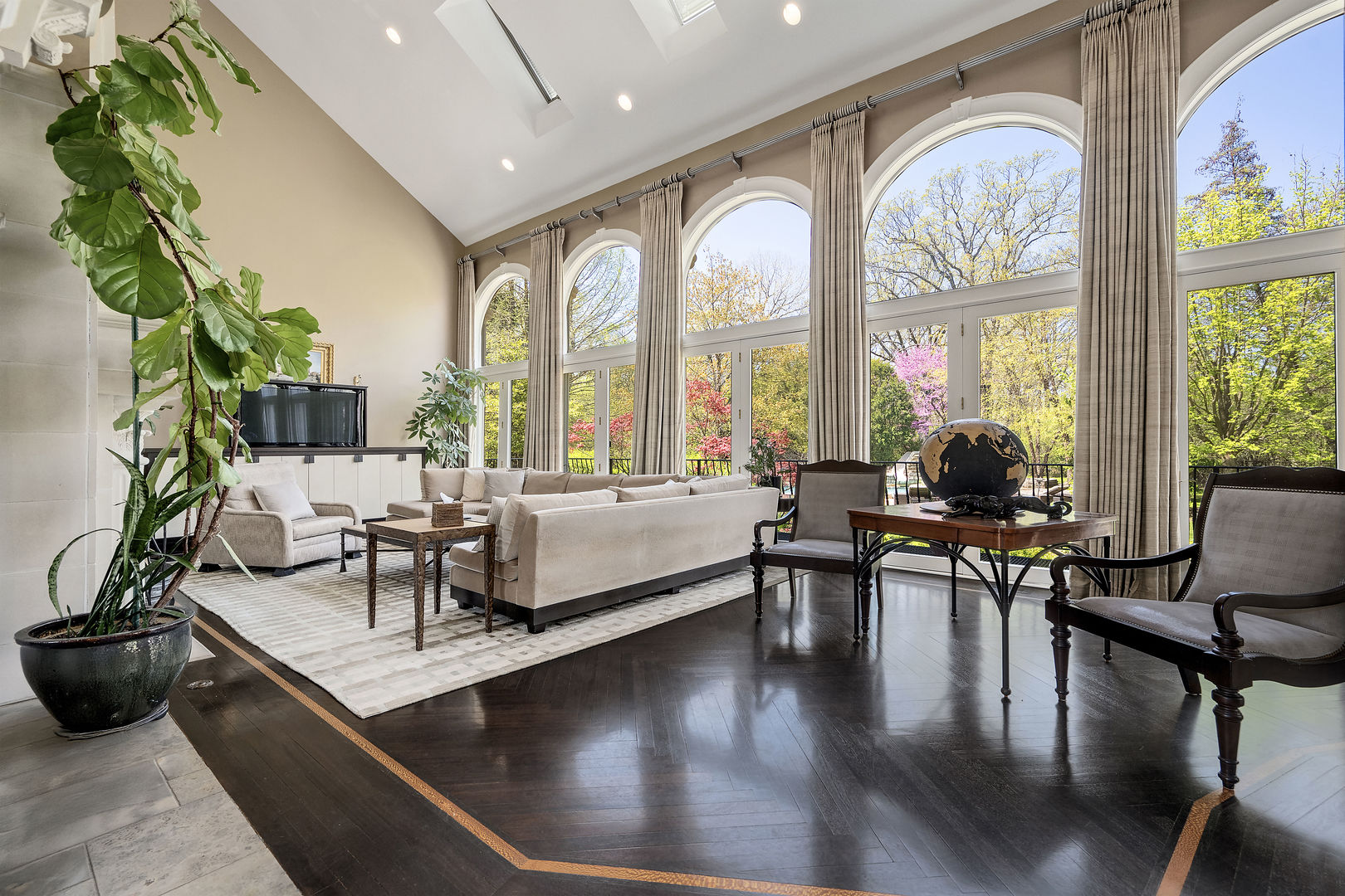 1890 Robinwood Lane, Riverwoods, IL 60015