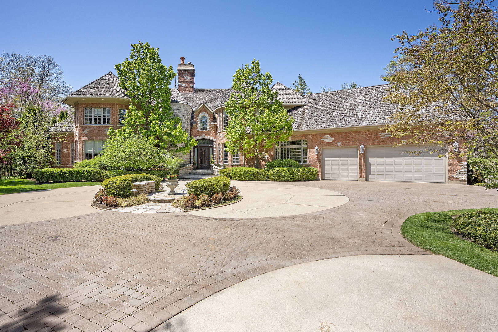 1890 Robinwood Lane, Riverwoods, IL 60015