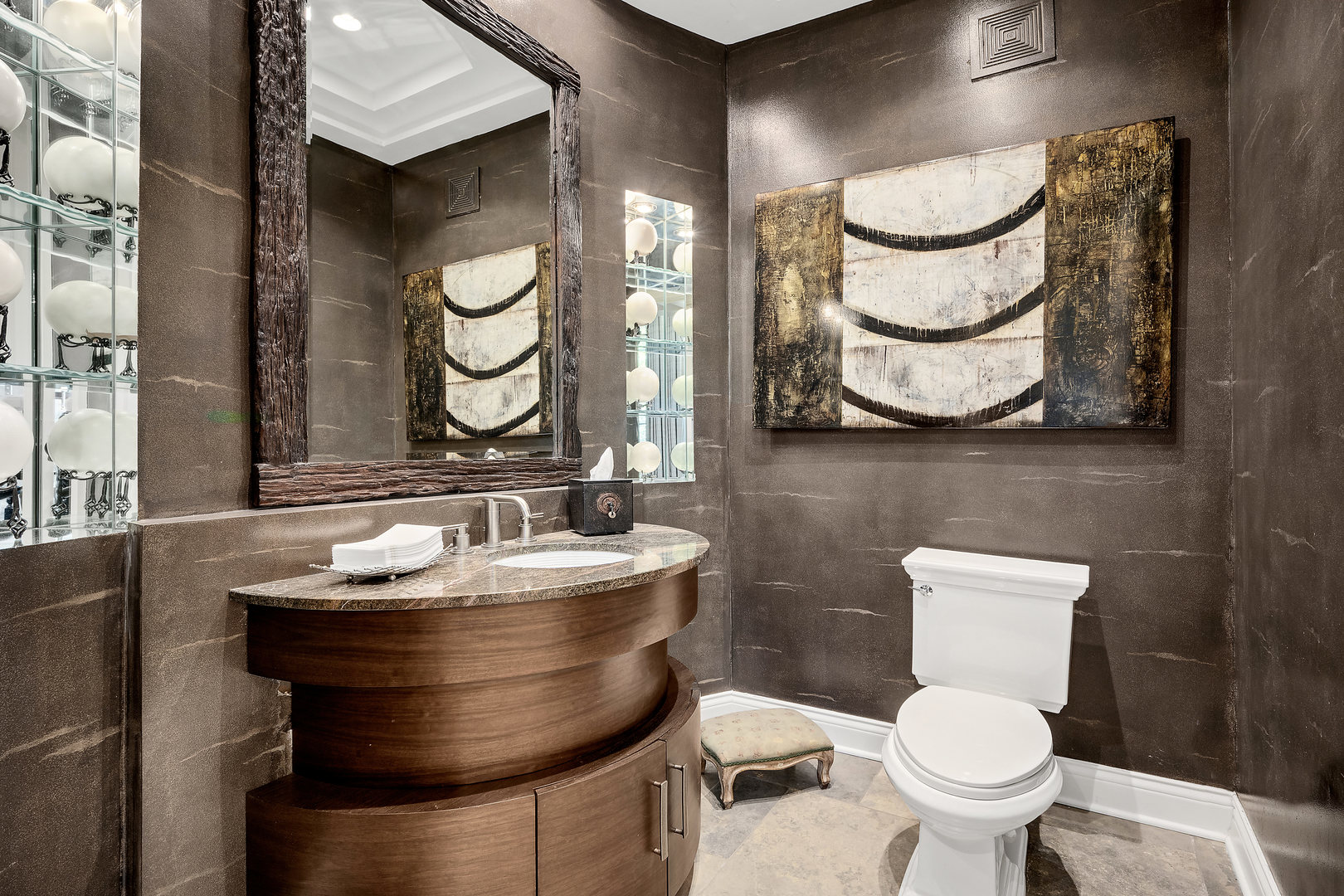 1890 Robinwood Lane, Riverwoods, IL 60015