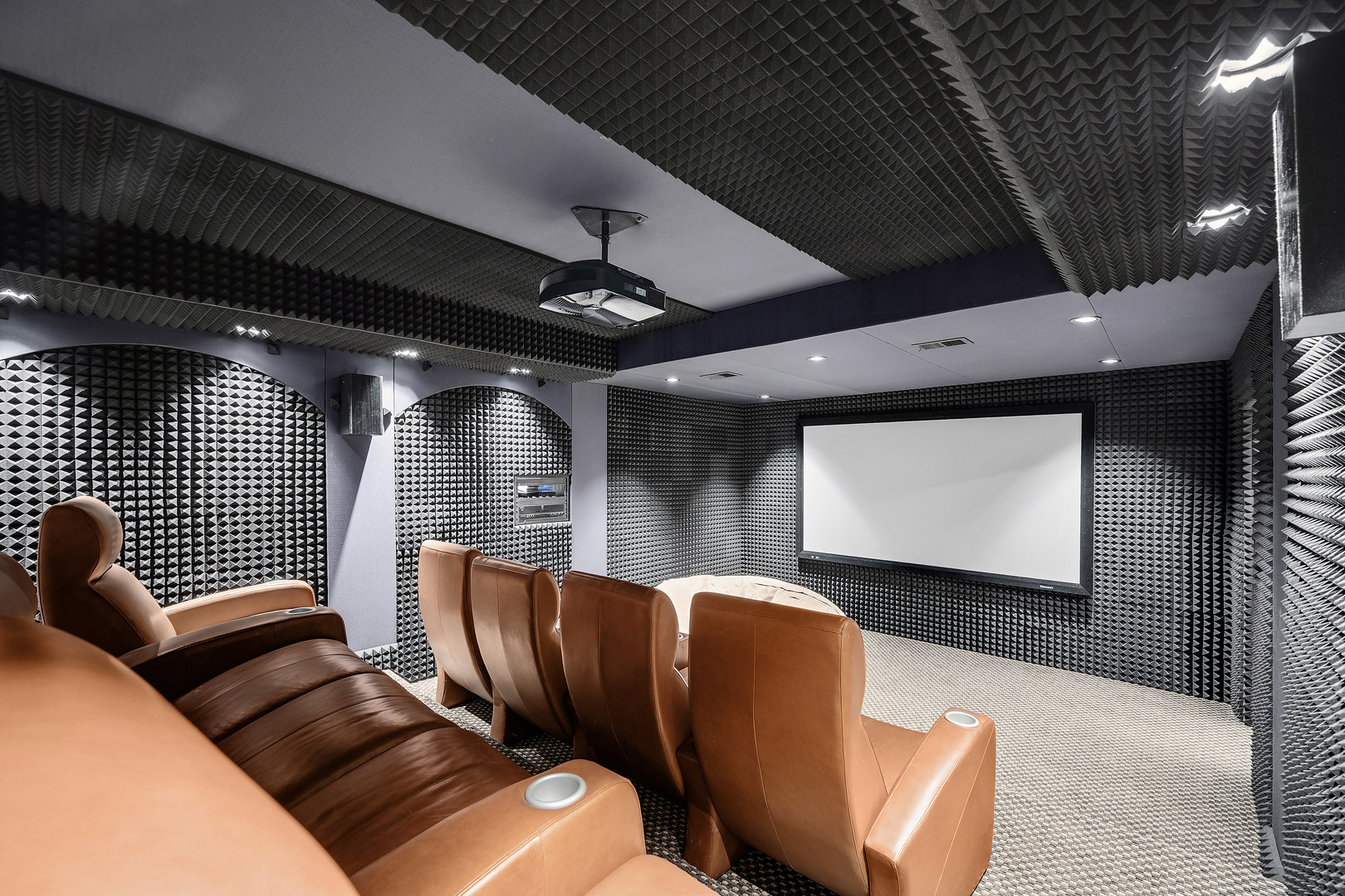 1890 Robinwood Lane, Riverwoods, IL 60015