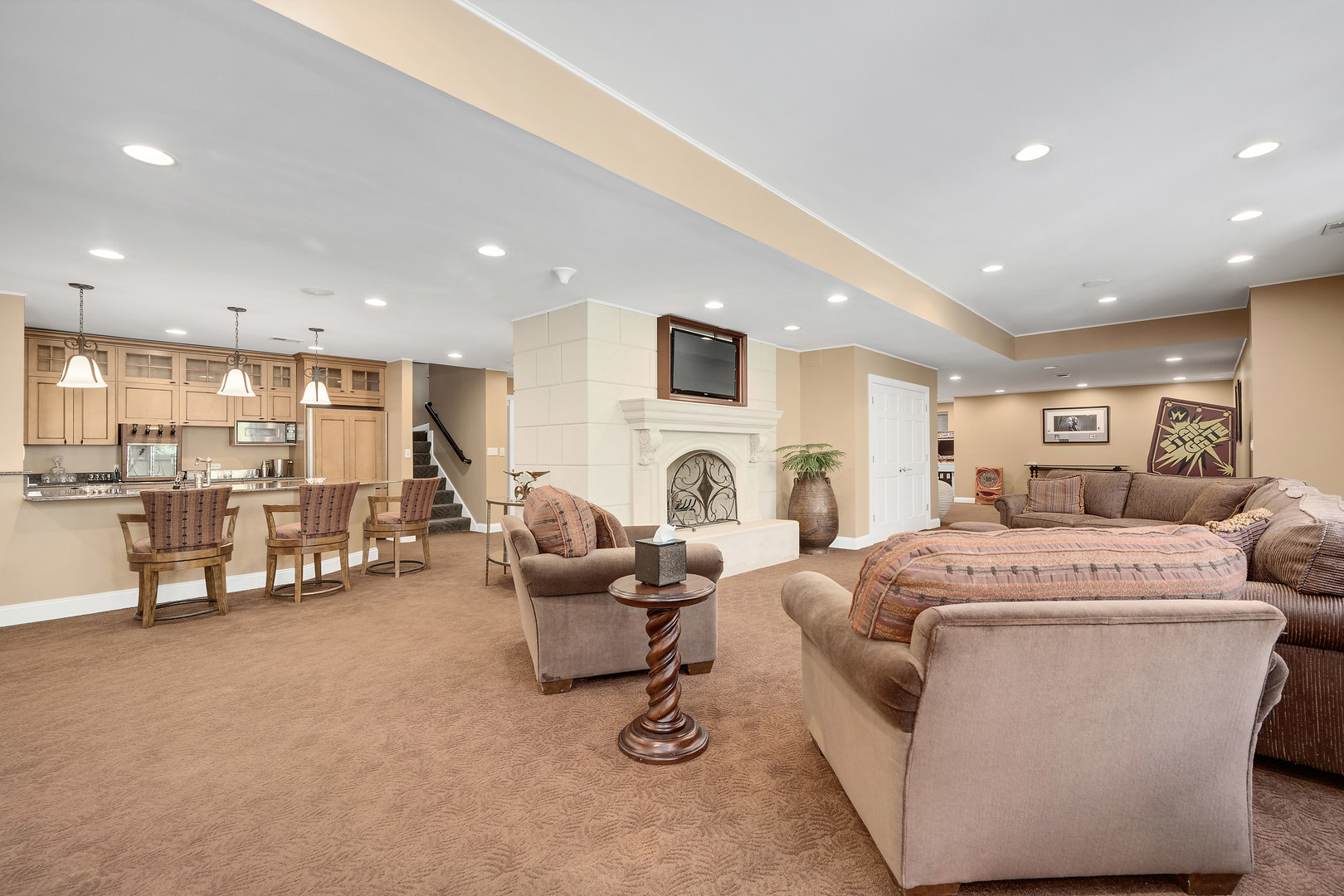 1890 Robinwood Lane, Riverwoods, IL 60015