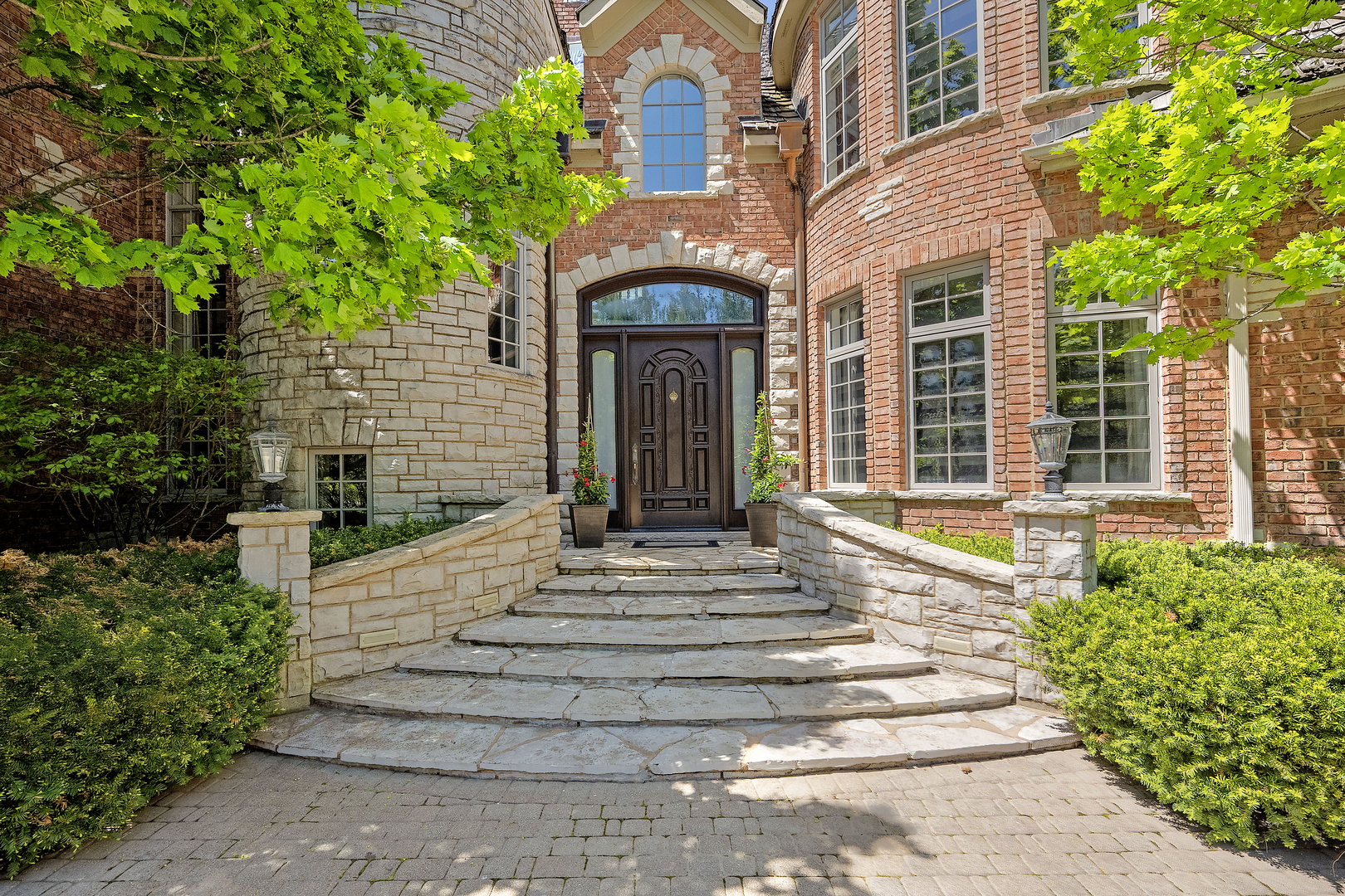 1890 Robinwood Lane, Riverwoods, IL 60015