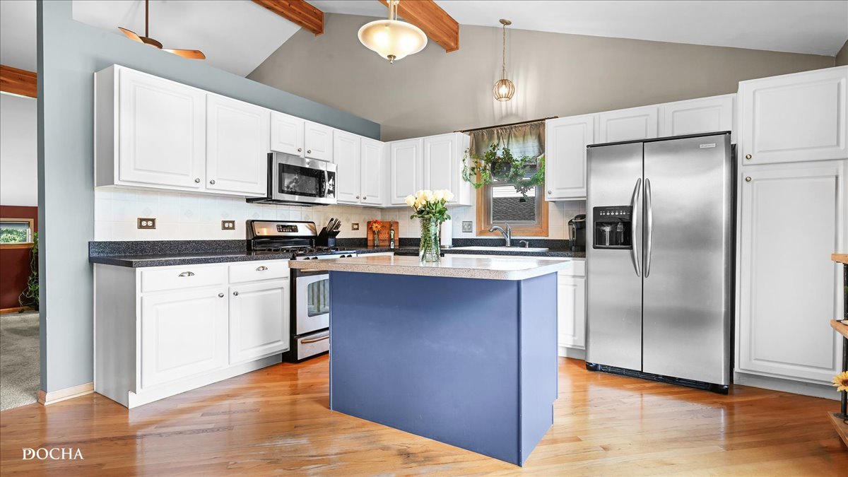 2758 Bluestone Bay Drive, New Lenox, IL 60451