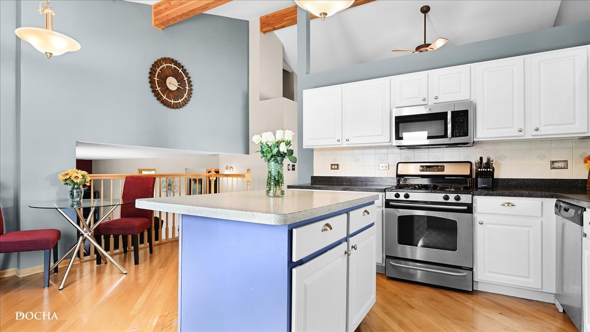 2758 Bluestone Bay Drive, New Lenox, IL 60451