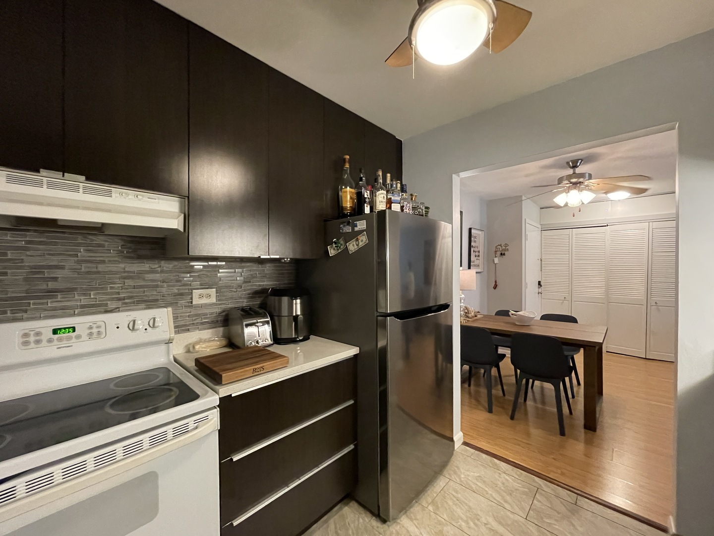 832 E Old Willow Road #106, Prospect Heights, IL 60070