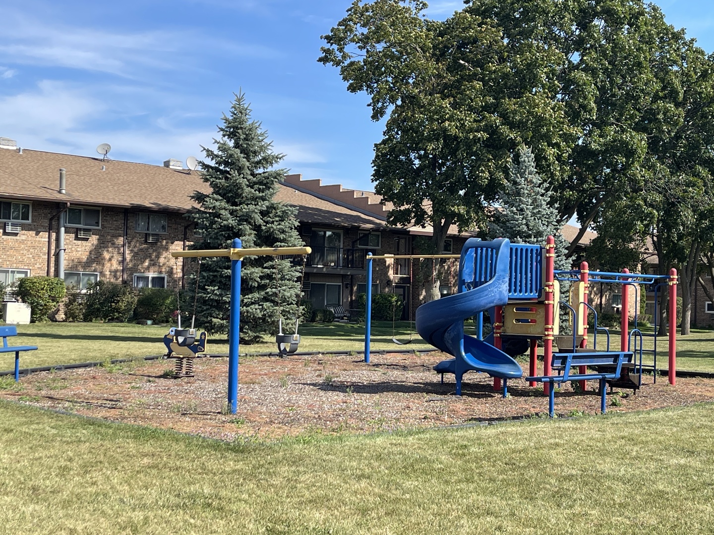 832 E Old Willow Road #106, Prospect Heights, IL 60070