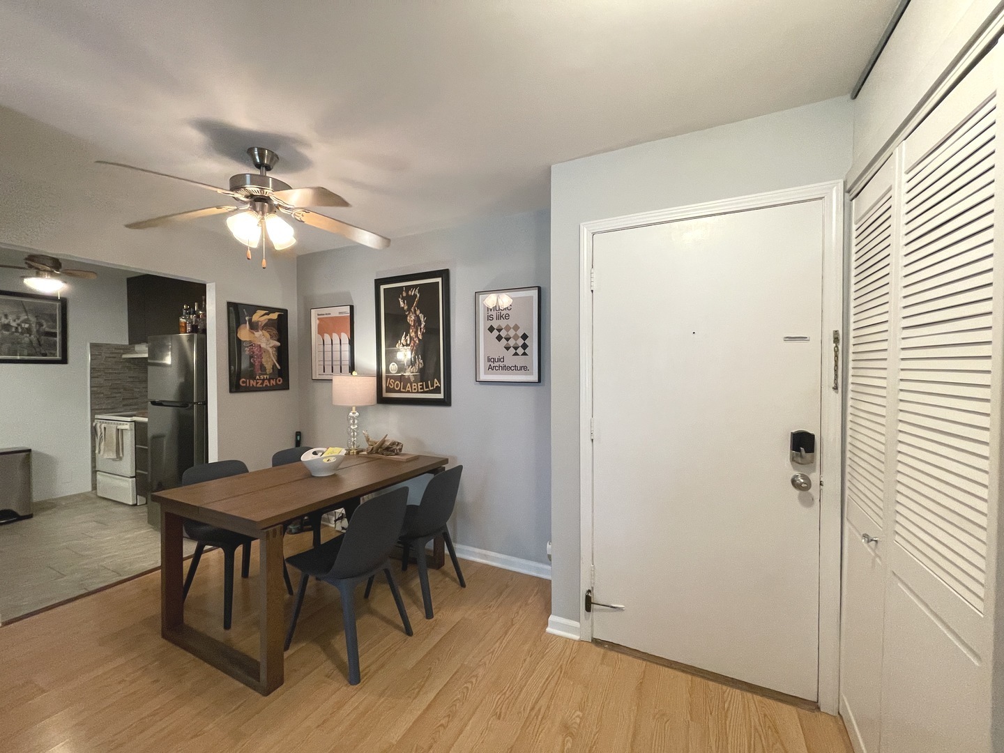 832 E Old Willow Road #106, Prospect Heights, IL 60070