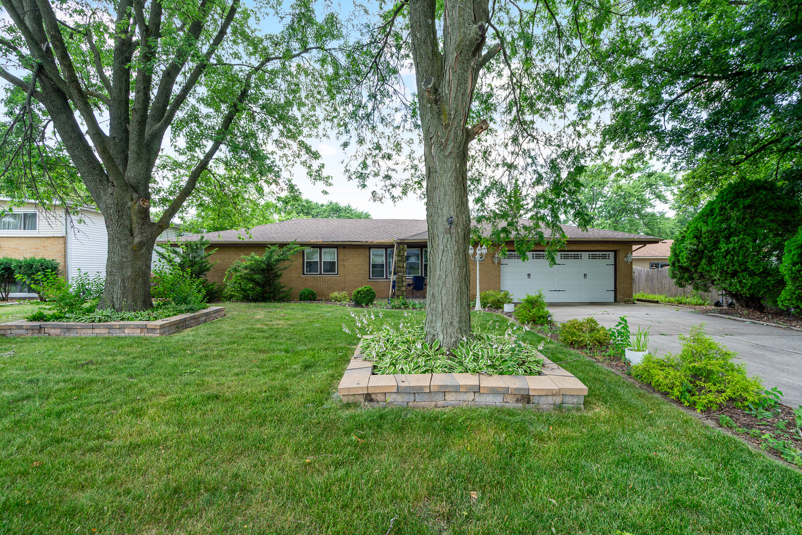 16000 Long Avenue, Oak Forest, IL 60452