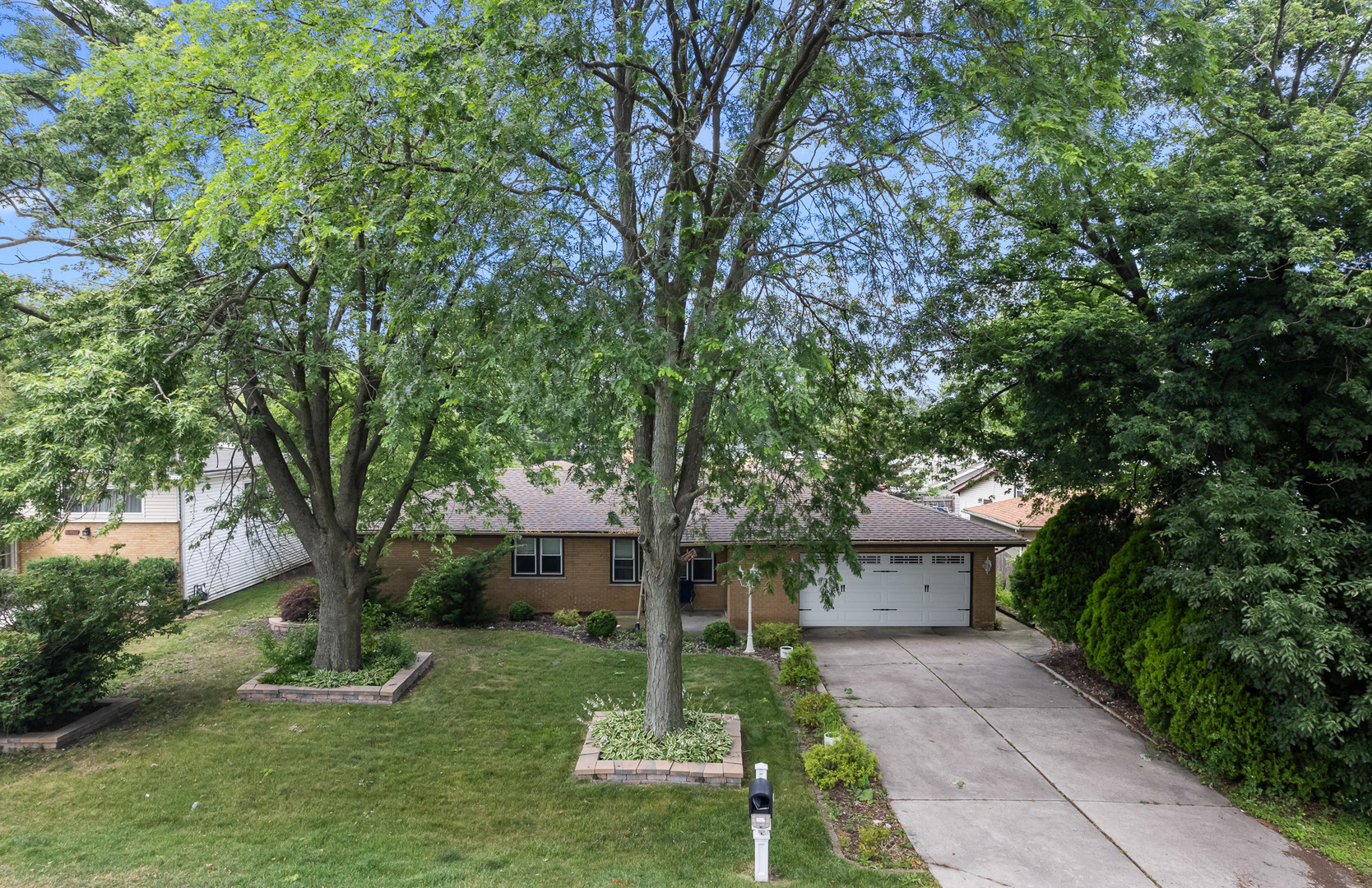 16000 Long Avenue, Oak Forest, IL 60452