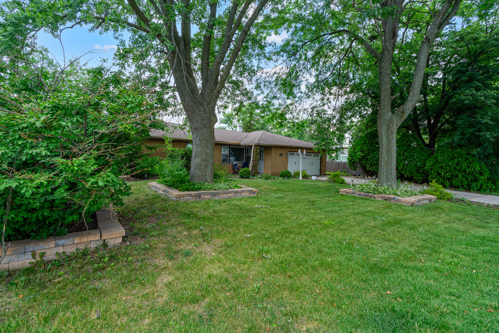16000 Long Avenue, Oak Forest, IL 60452