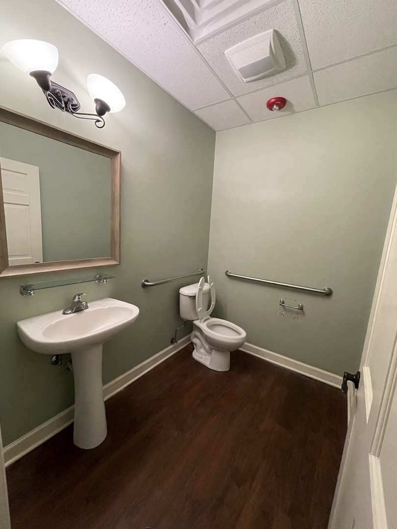 570 N Schmale Road #C, Carol Stream, IL 60188