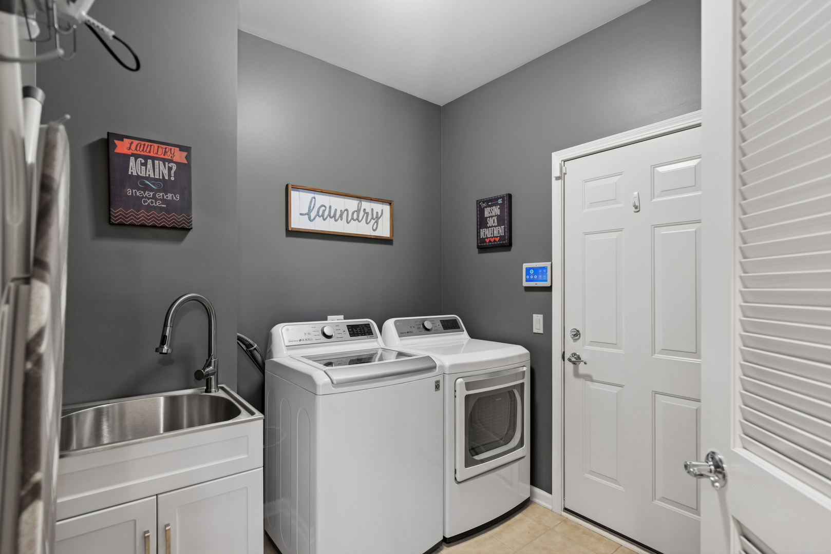 706 Owl Creek Lane, Gurnee, IL 60031