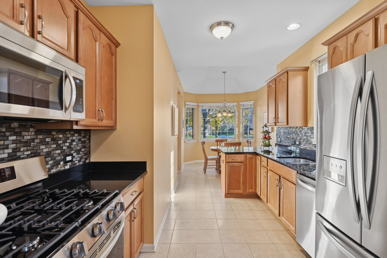 706 Owl Creek Lane, Gurnee, IL 60031