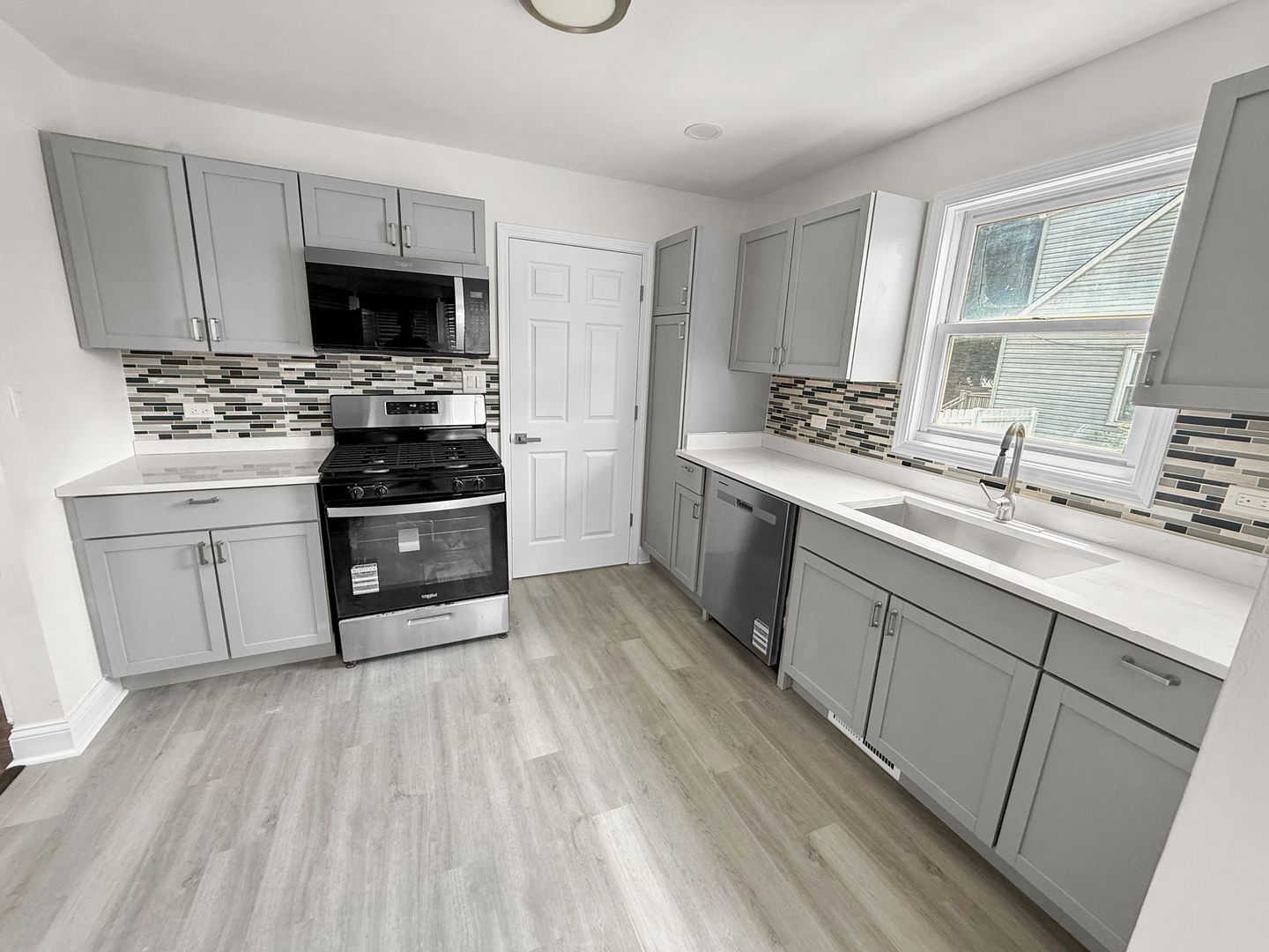 16339 State Street, South Holland, IL 60473