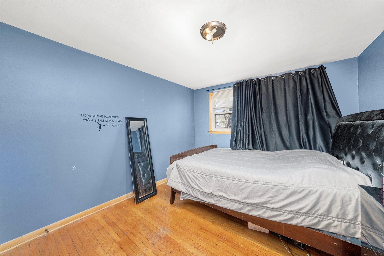 1012 E 159th Place, South Holland, IL 60473