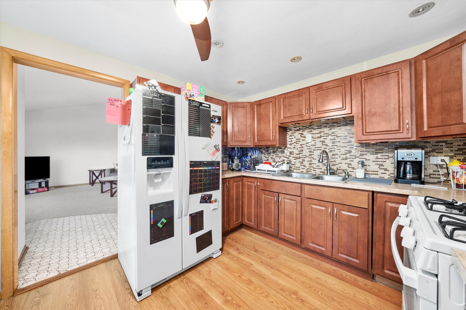 1012 E 159th Place, South Holland, IL 60473