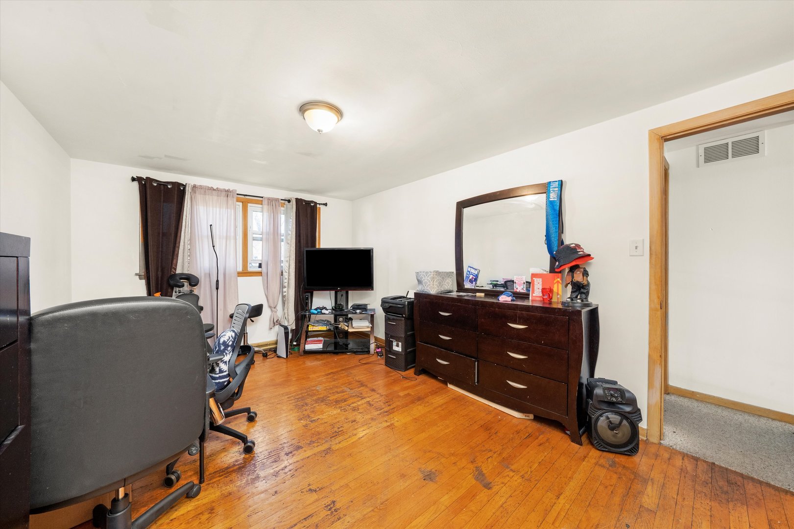 1012 E 159th Place, South Holland, IL 60473