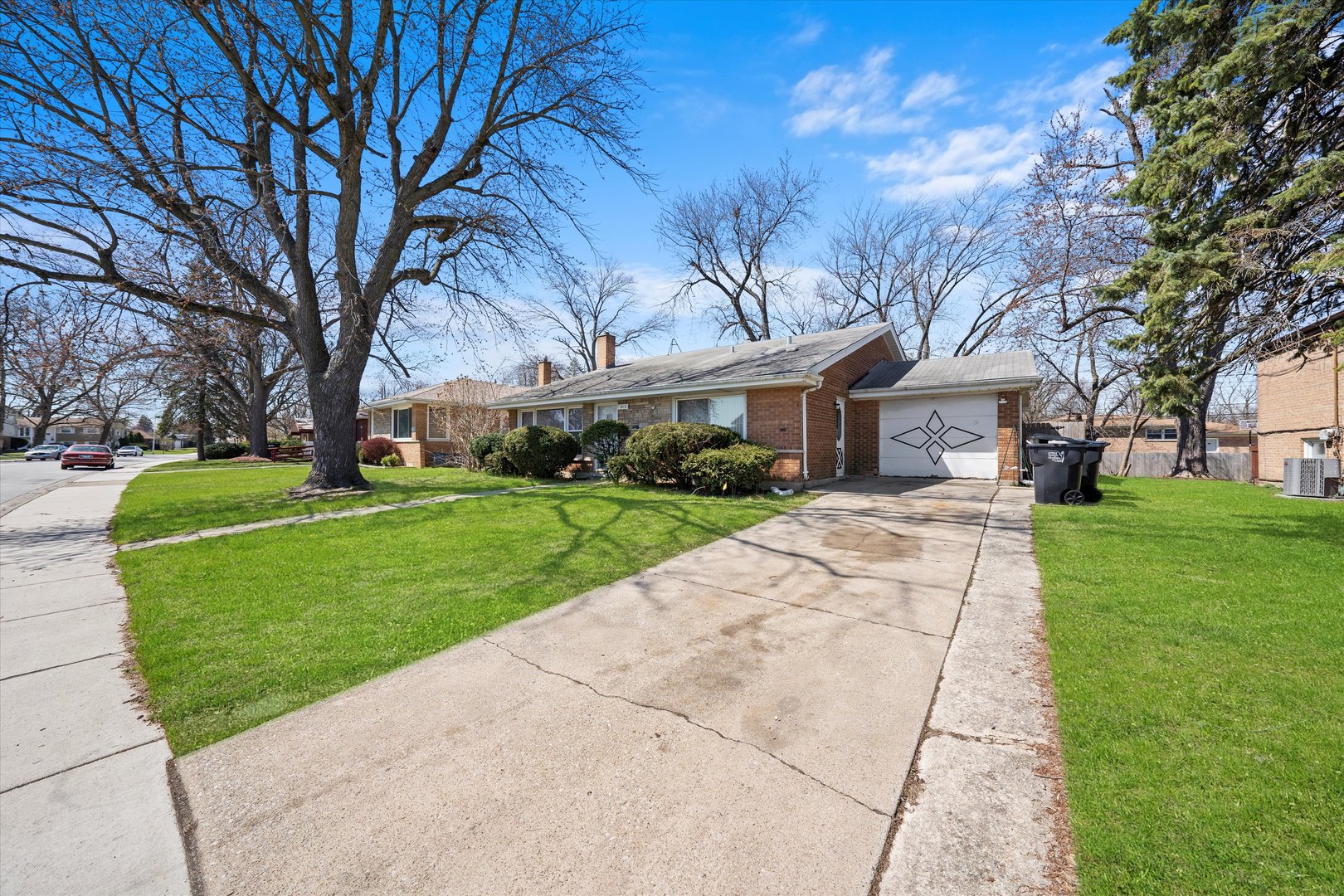1012 E 159th Place, South Holland, IL 60473