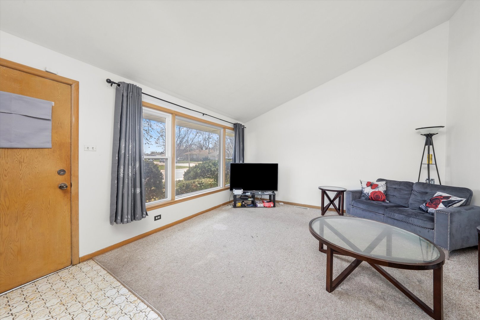 1012 E 159th Place, South Holland, IL 60473