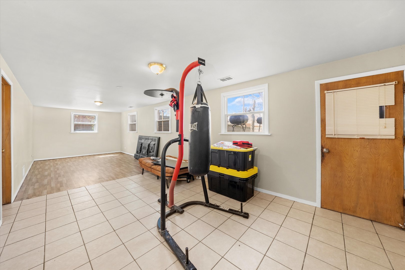 1012 E 159th Place, South Holland, IL 60473