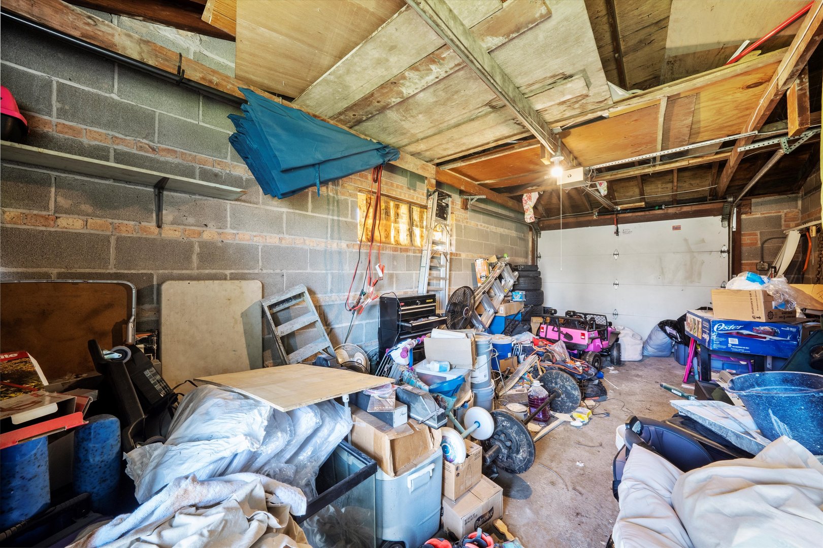 1012 E 159th Place, South Holland, IL 60473