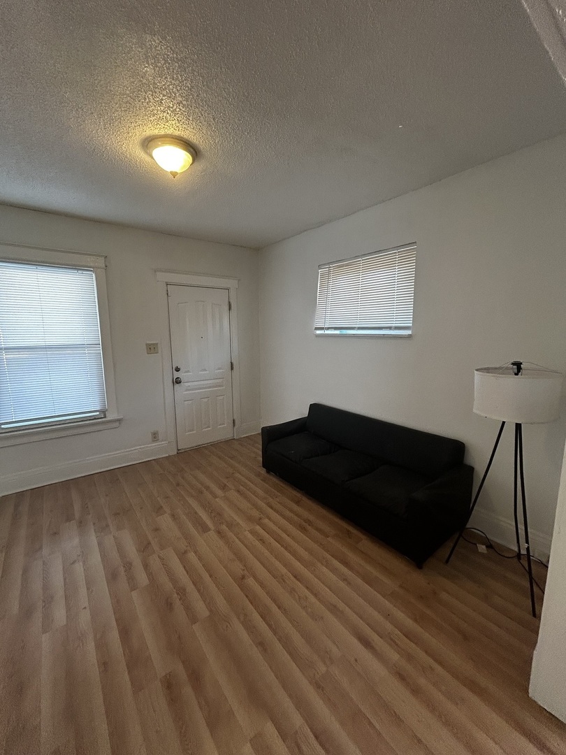 1041 W 104th Place, Chicago, IL 60643