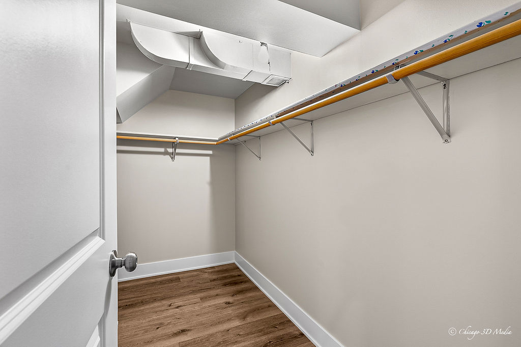 5056 N Mont Clare Avenue, Chicago, IL 60656