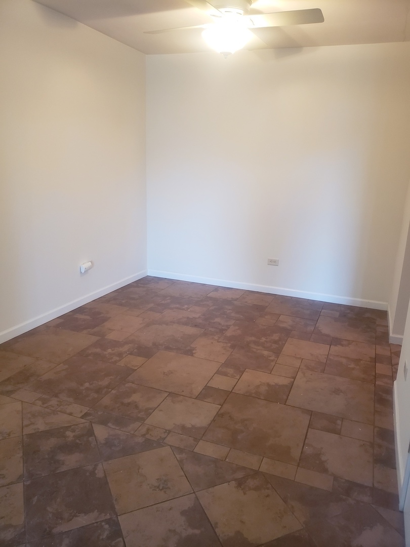 277 Shorewood Drive #2A, Glendale Heights, IL 60139