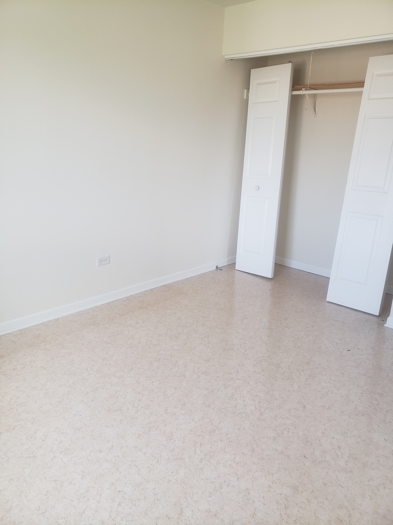 277 Shorewood Drive #2A, Glendale Heights, IL 60139