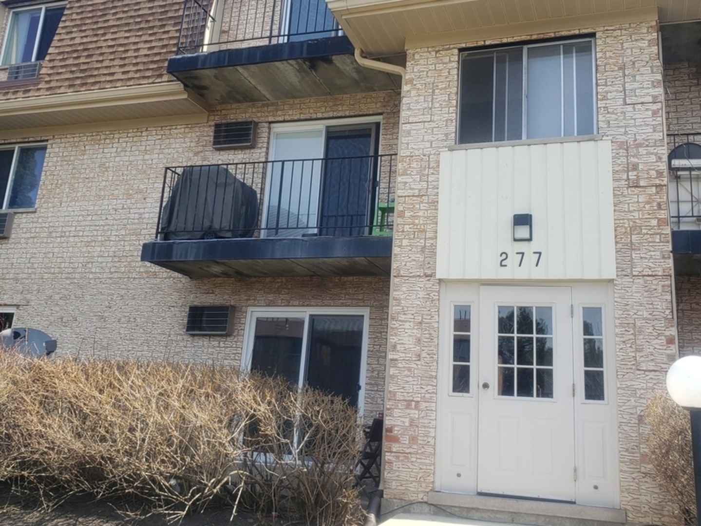277 Shorewood Drive #2A, Glendale Heights, IL 60139