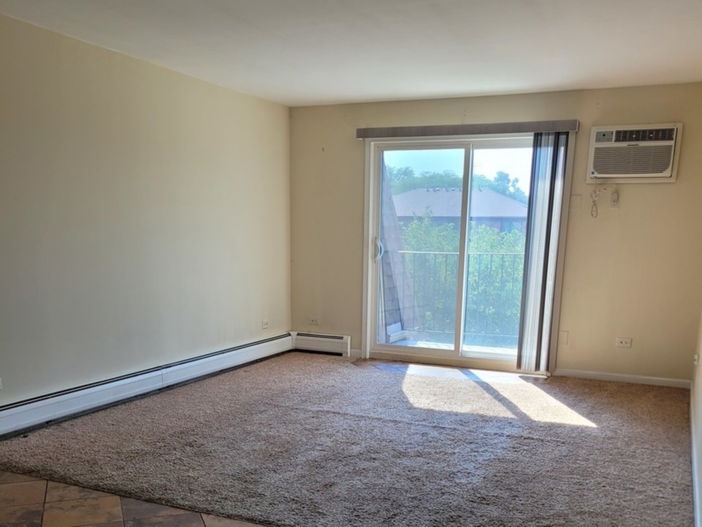 277 Shorewood Drive #2A, Glendale Heights, IL 60139