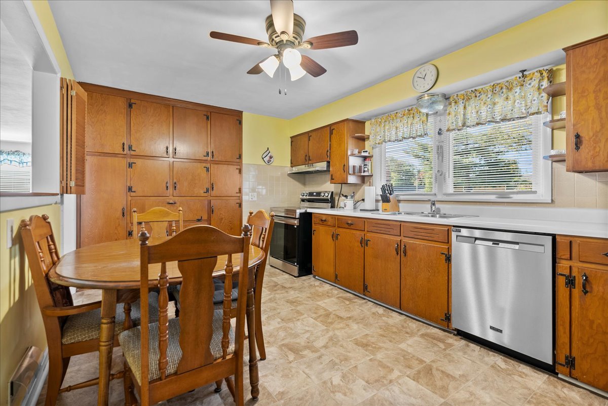 904 Snyder Drive, Bloomington, IL 61701