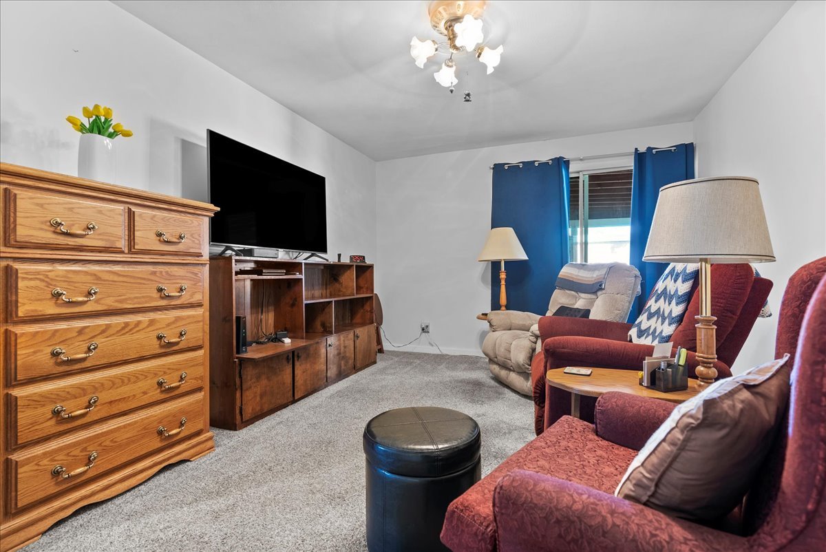 904 Snyder Drive, Bloomington, IL 61701