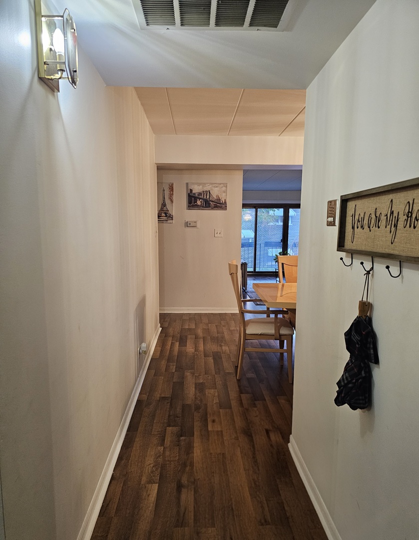 4530 W 93rd Street #1B, Oak Lawn, IL 60453