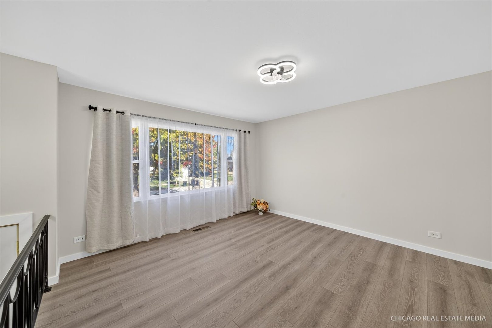 2211 Birchwood Parkway, Woodridge, IL 60517