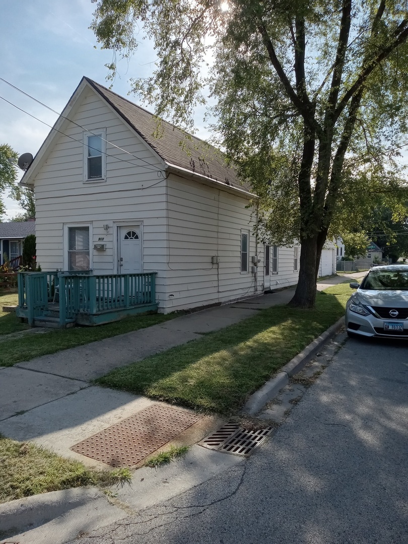 968 Judge Avenue, Waukegan, IL 60085