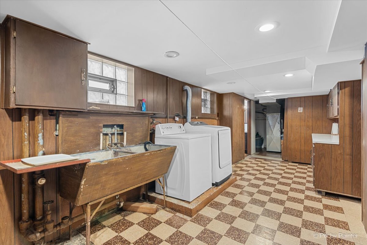 7944 W Metropole Street, Elmwood Park, IL 60707