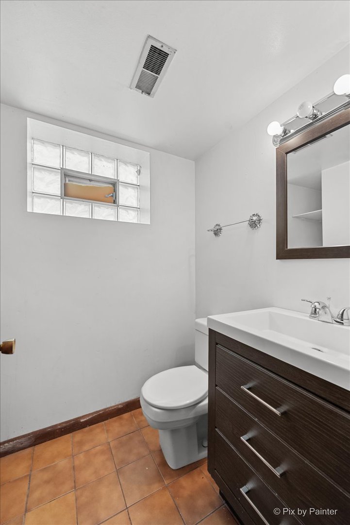 7944 W Metropole Street, Elmwood Park, IL 60707