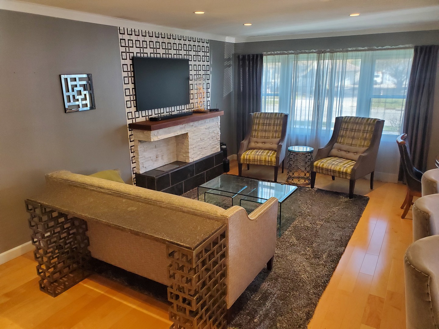 220 N Grace Street, Lombard, IL 60148