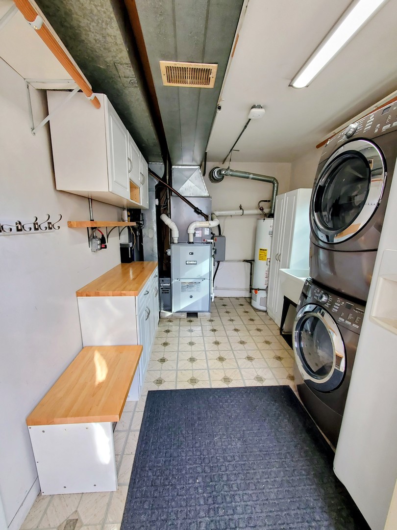 220 N Grace Street, Lombard, IL 60148