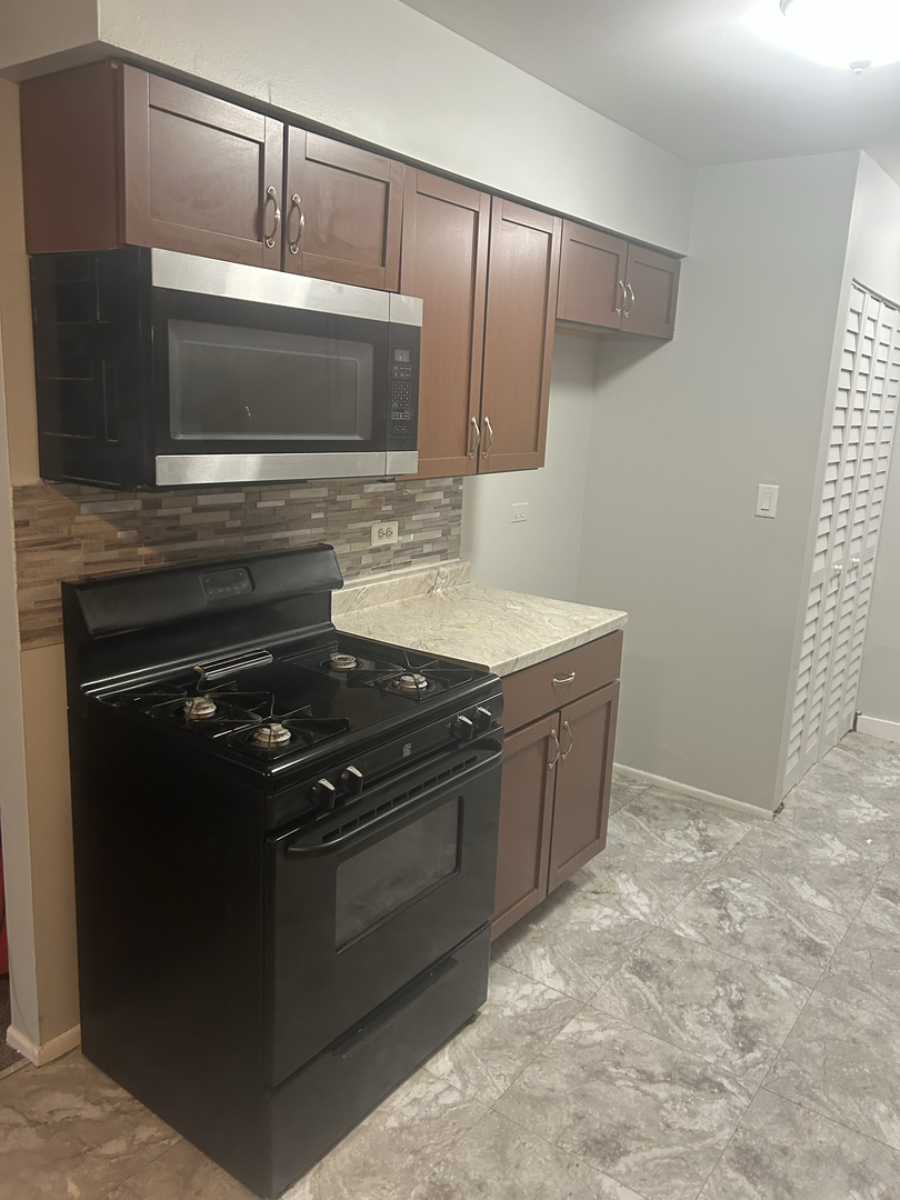 711 Driftwood Court, University Park, IL 60484