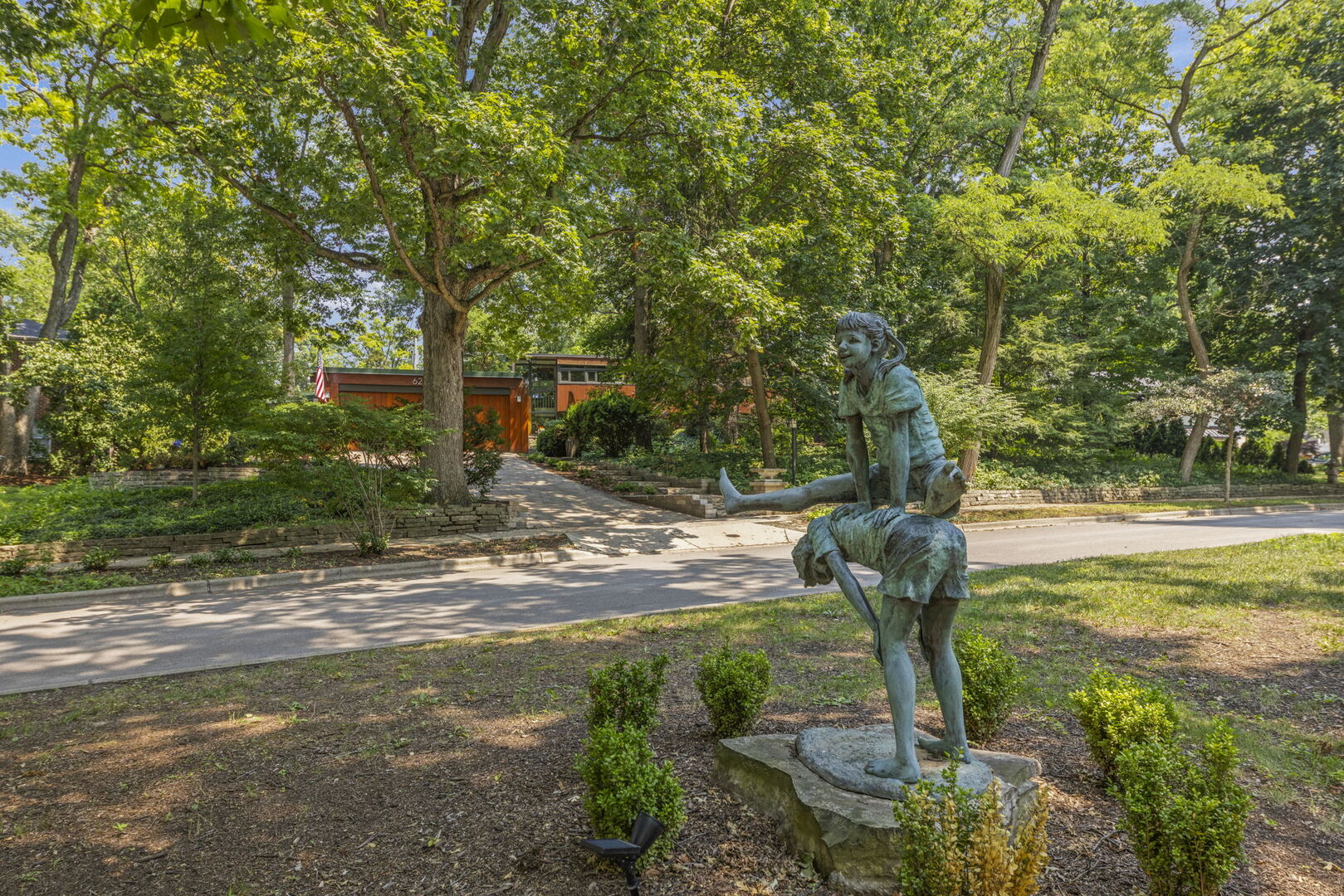 625 Midway Park, Glen Ellyn, IL 60137