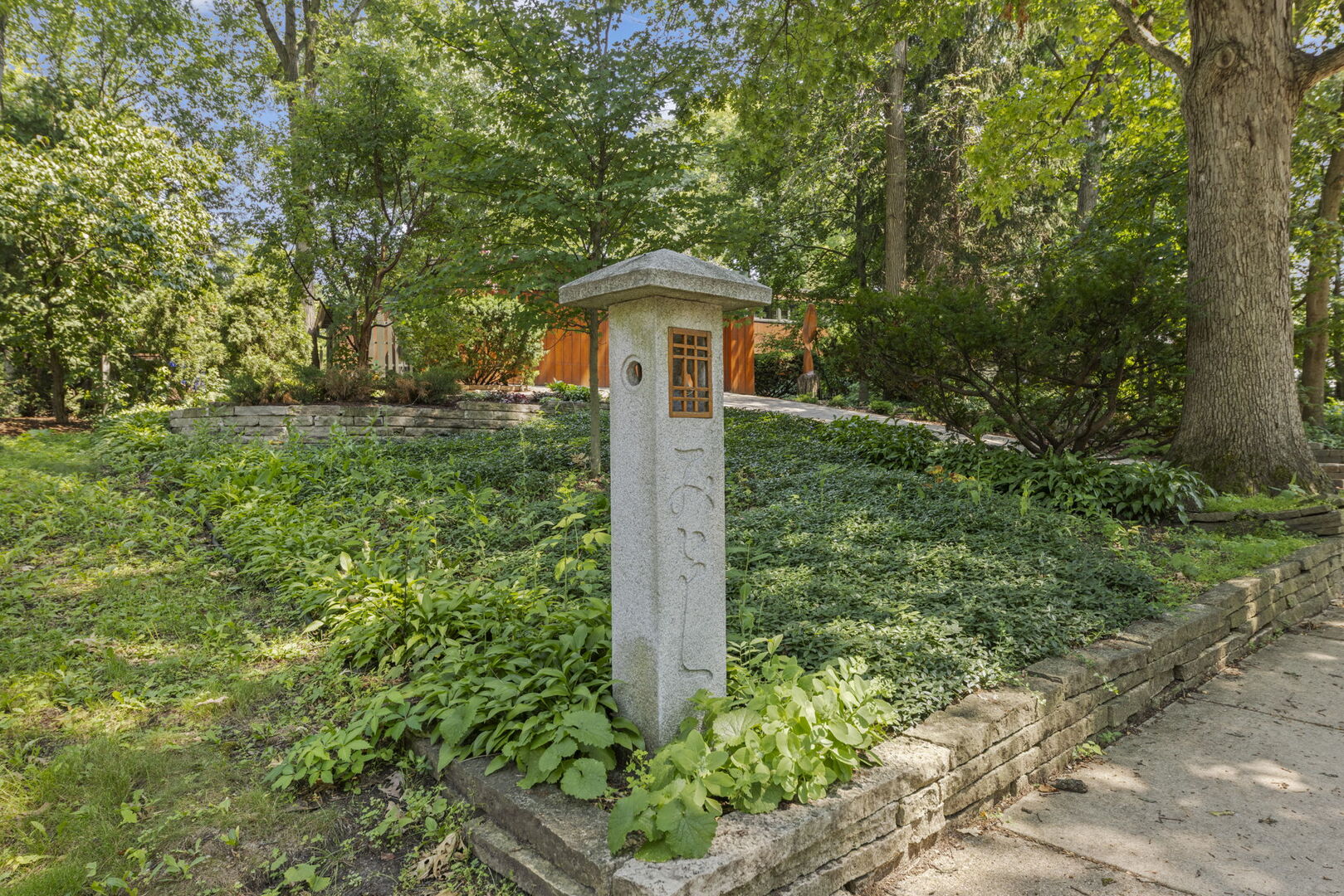 625 Midway Park, Glen Ellyn, IL 60137