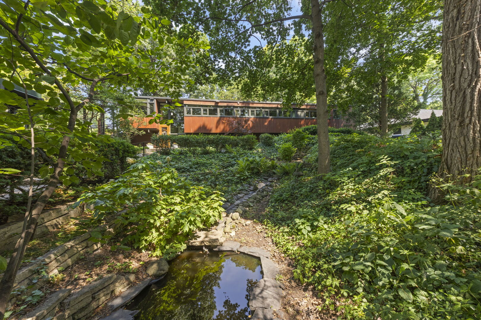 625 Midway Park, Glen Ellyn, IL 60137