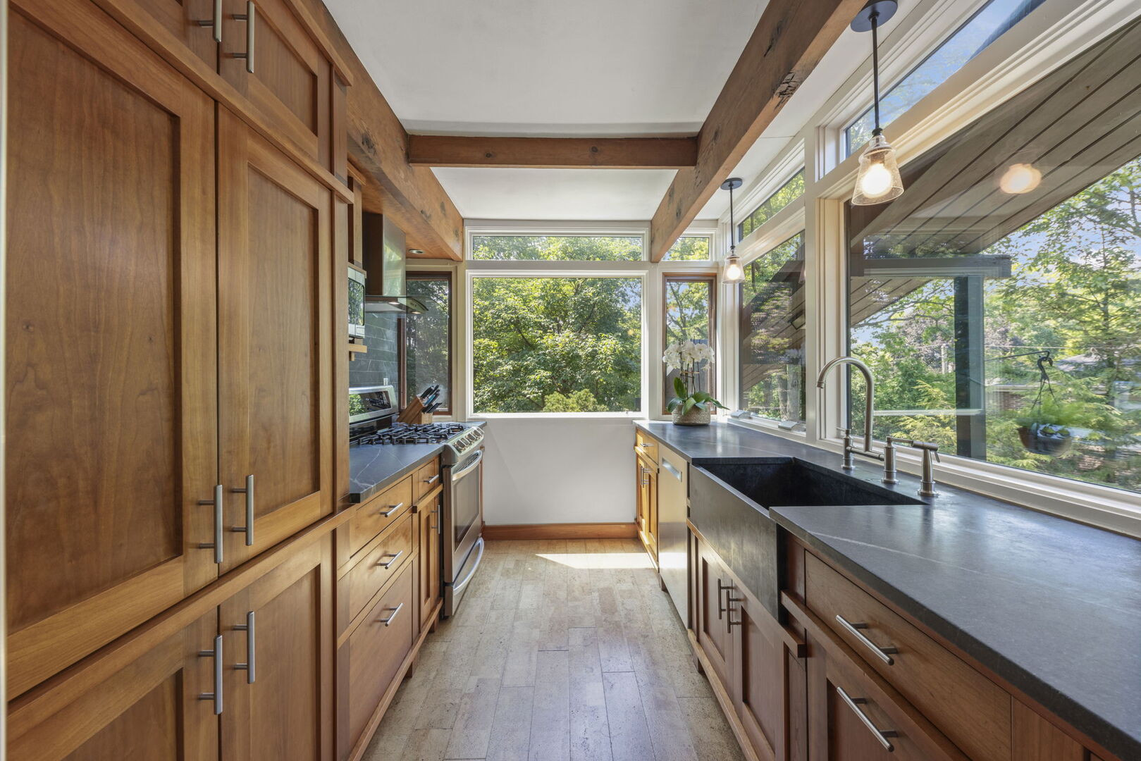 625 Midway Park, Glen Ellyn, IL 60137