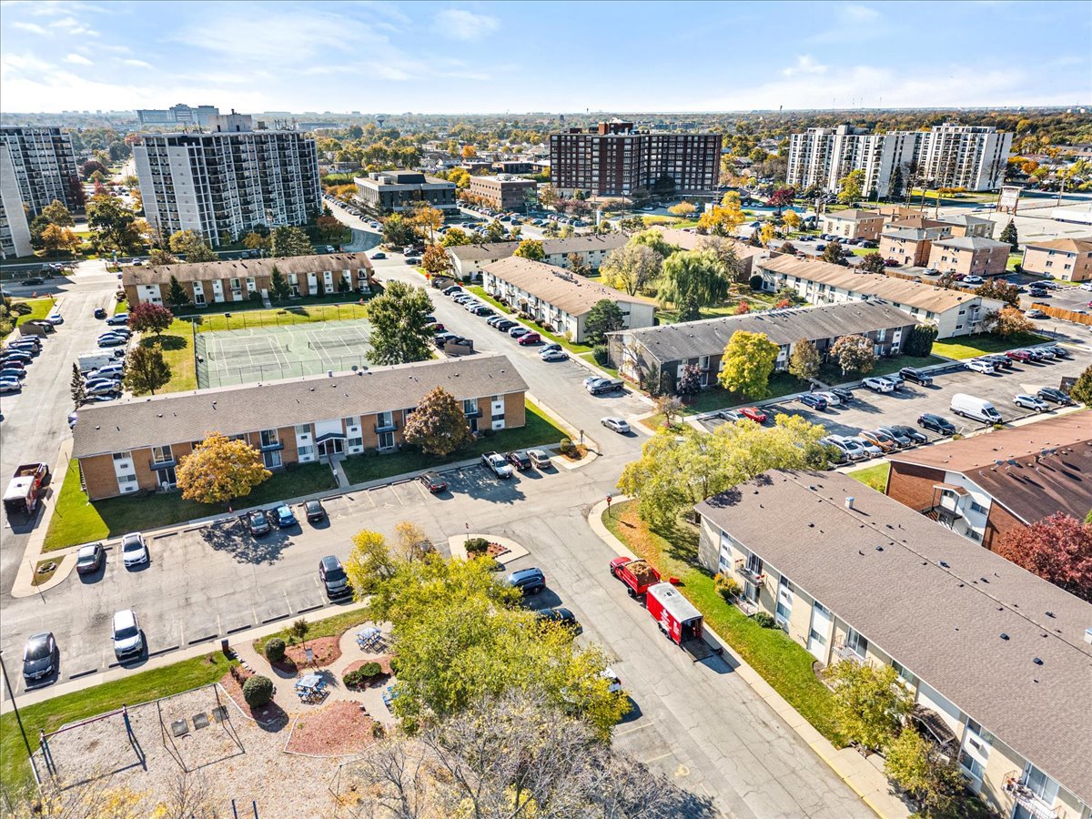 8896 David Place #2E, Des Plaines, IL 60016