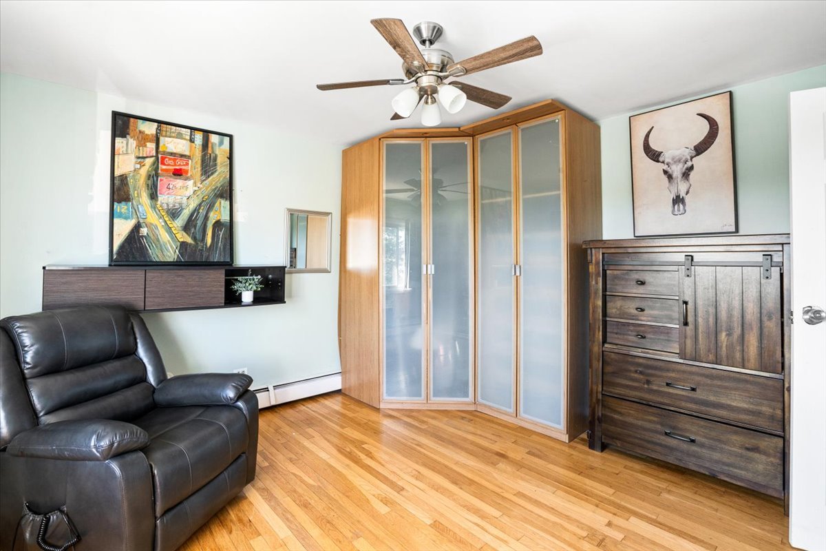 8896 David Place #2E, Des Plaines, IL 60016