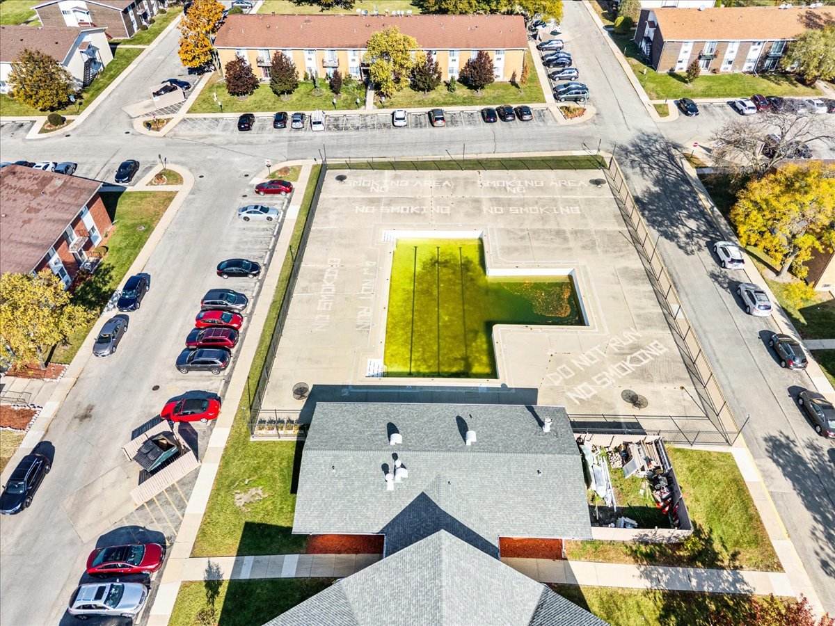 8896 David Place #2E, Des Plaines, IL 60016